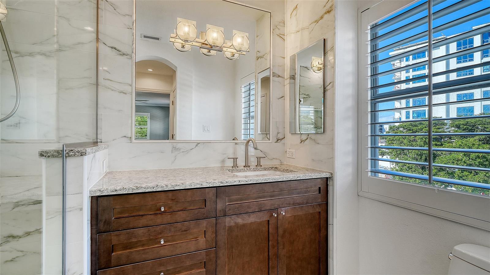 400 Golden Gate Pt #31 Property Photo 26