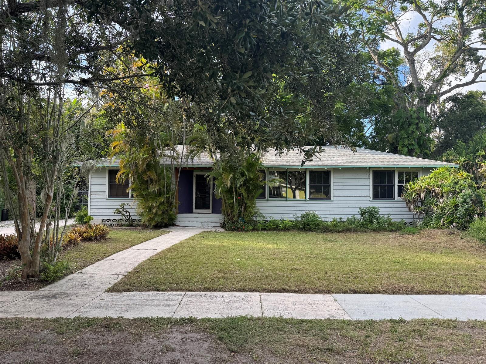 1109 Patterson Dr Property Photo 1