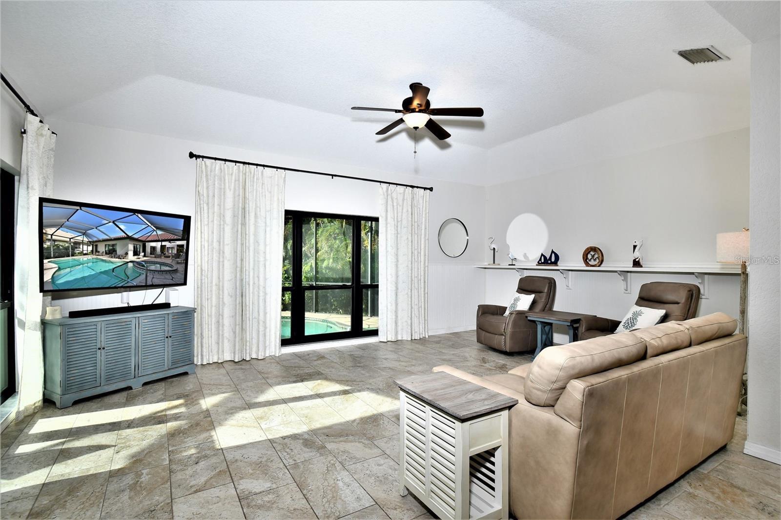 355 Trieste Dr Property Photo 18
