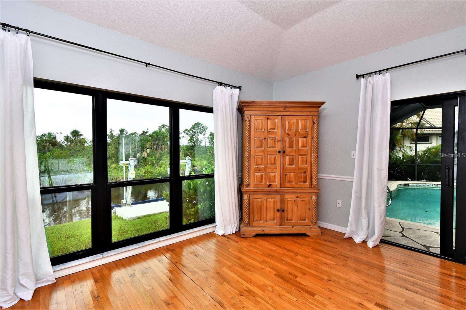 355 Trieste Dr Property Photo 21