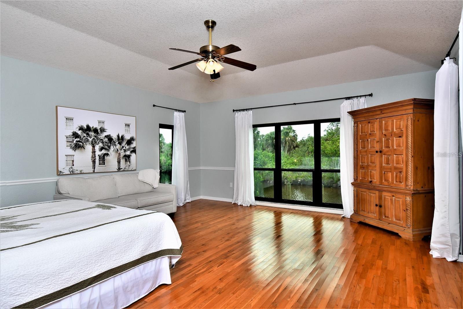 355 Trieste Dr Property Photo 23