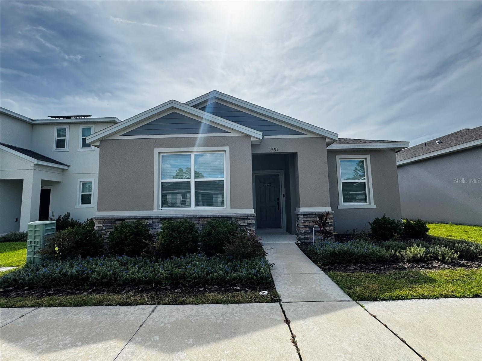 1591 Pines End Pl Property Photo 1