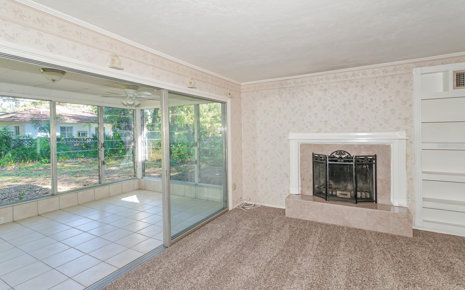 2461 Ringling Blvd Property Photo 7