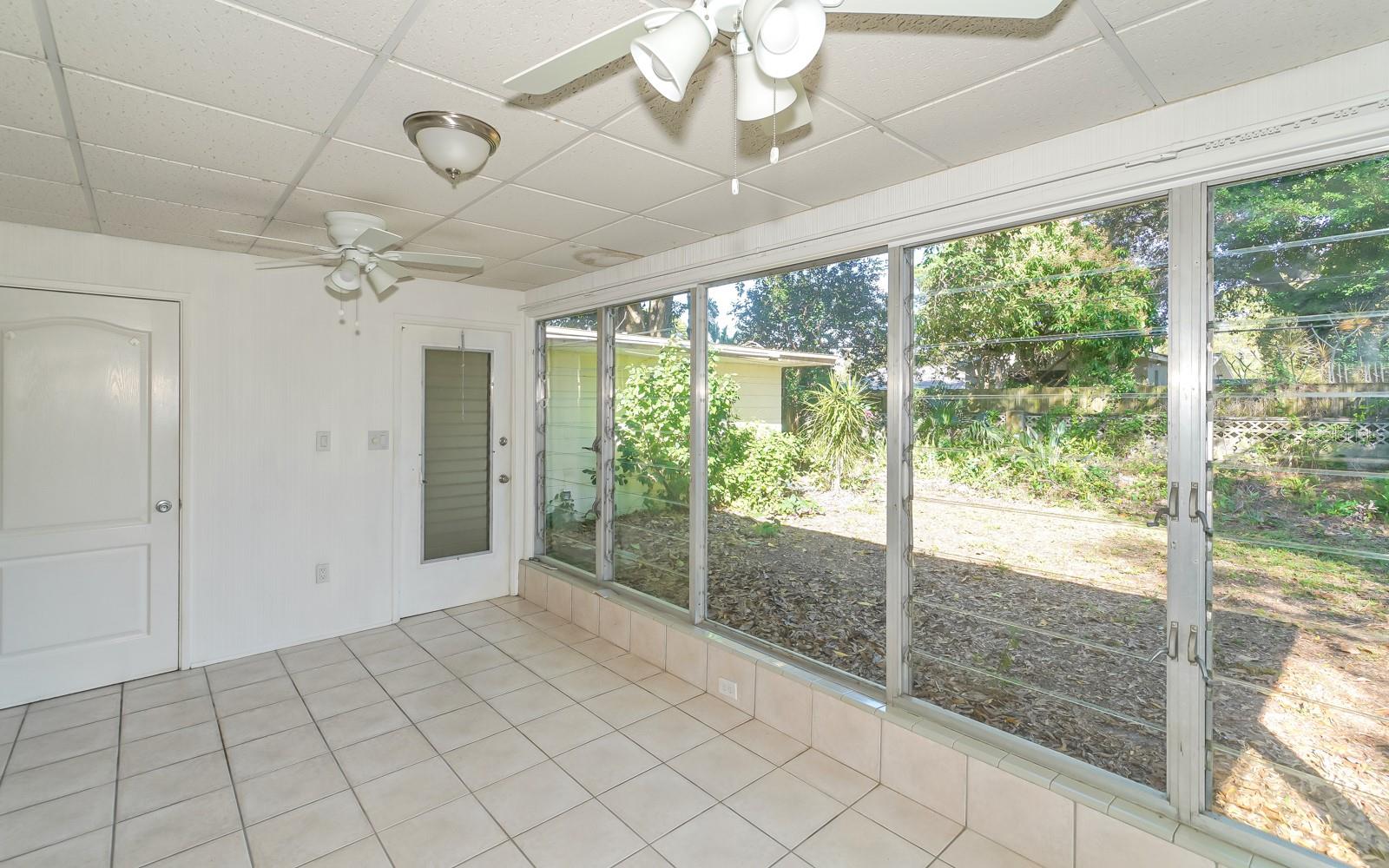 2461 Ringling Blvd Property Photo 10
