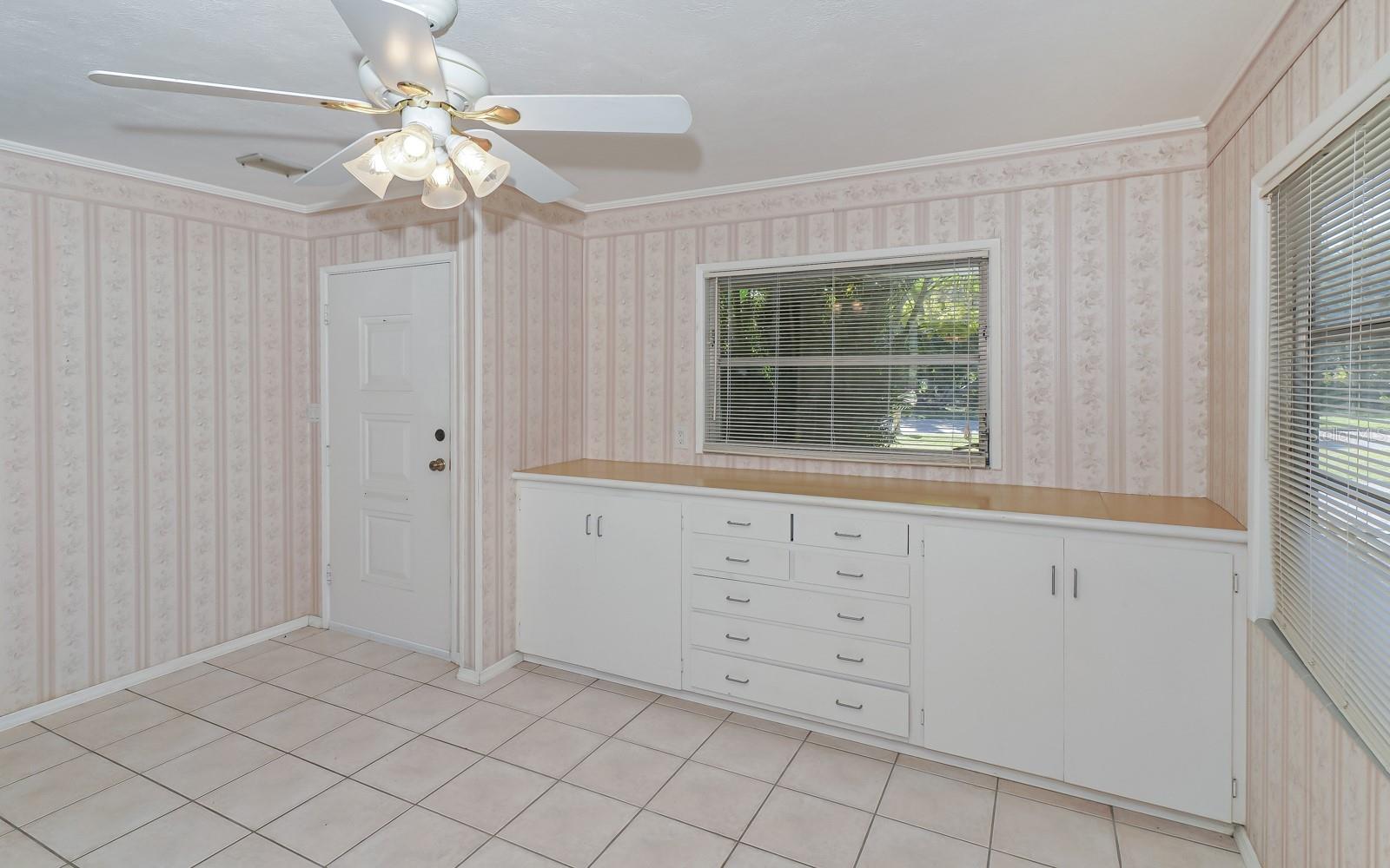 2461 Ringling Blvd Property Photo 12