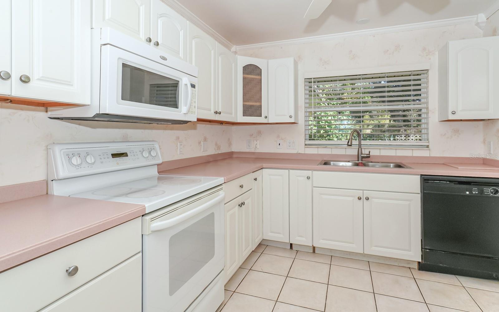 2461 Ringling Blvd Property Photo 14