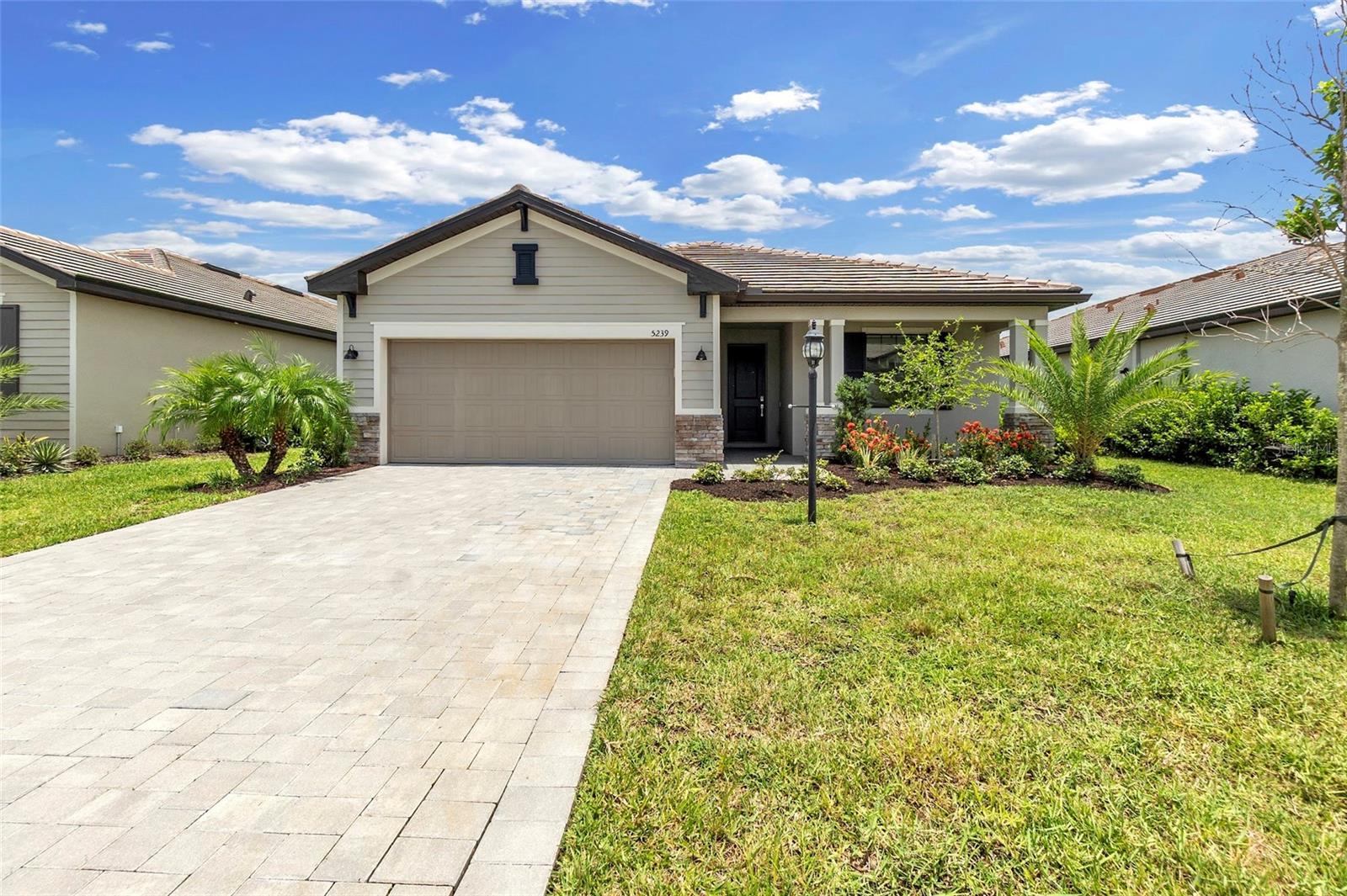 5239 Coral Reef Way Property Photo 1