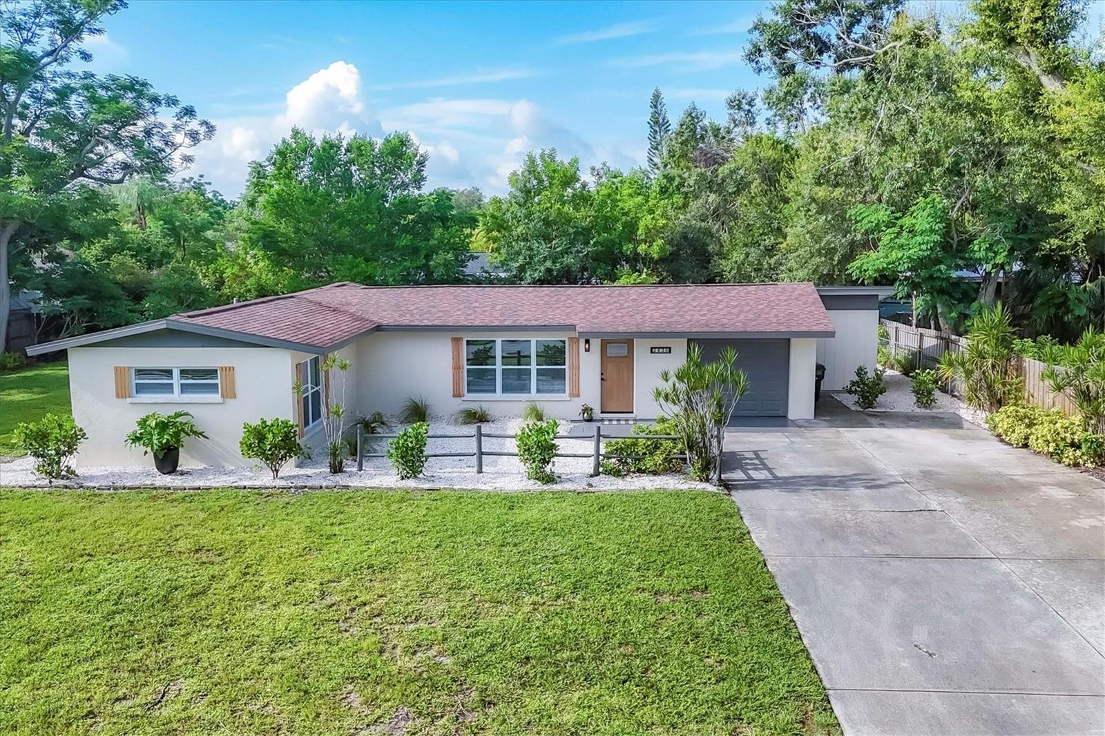 2426 Calamonga Ln Property Photo 1