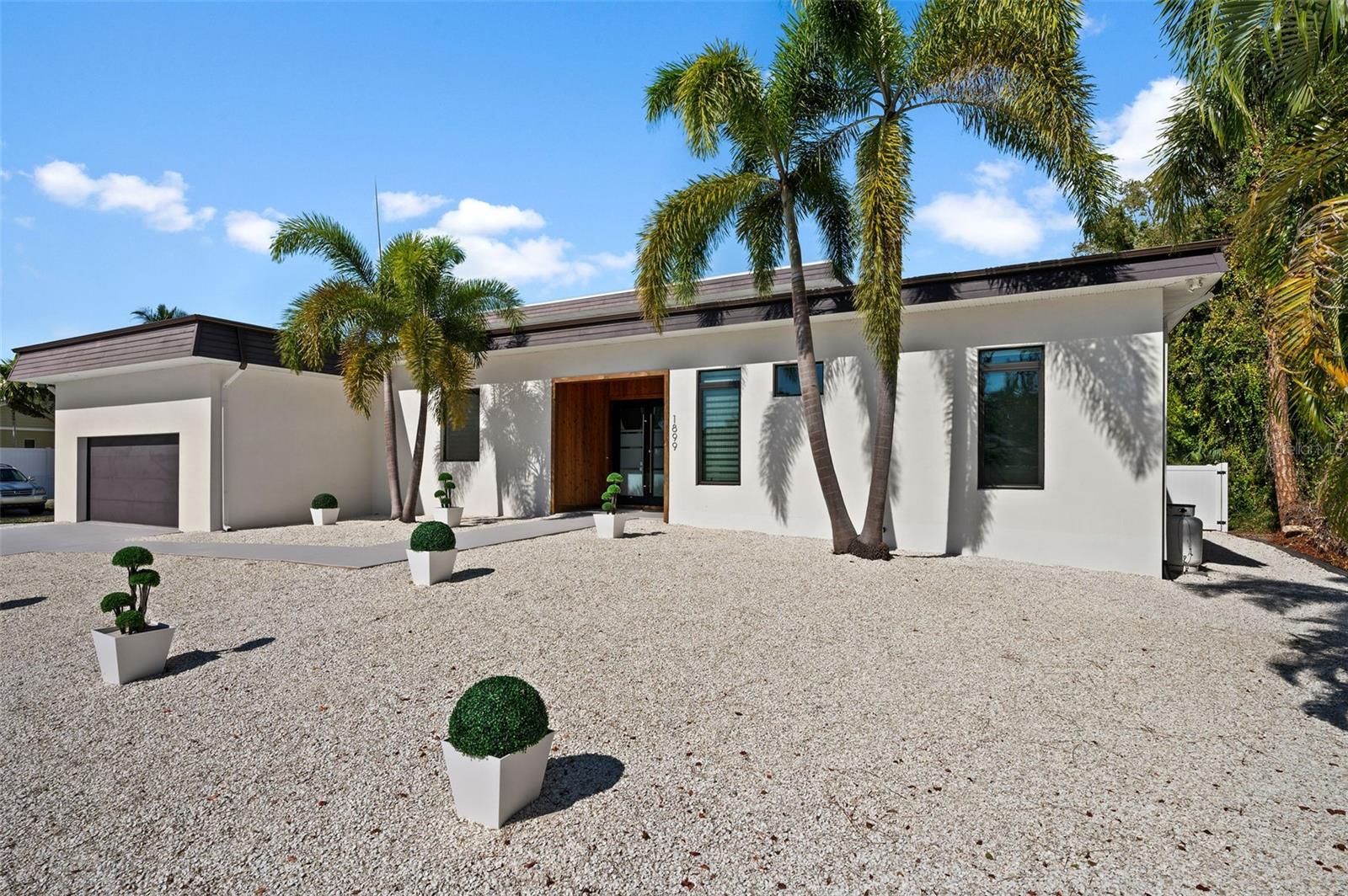 1899 Vamo Way Property Photo 1