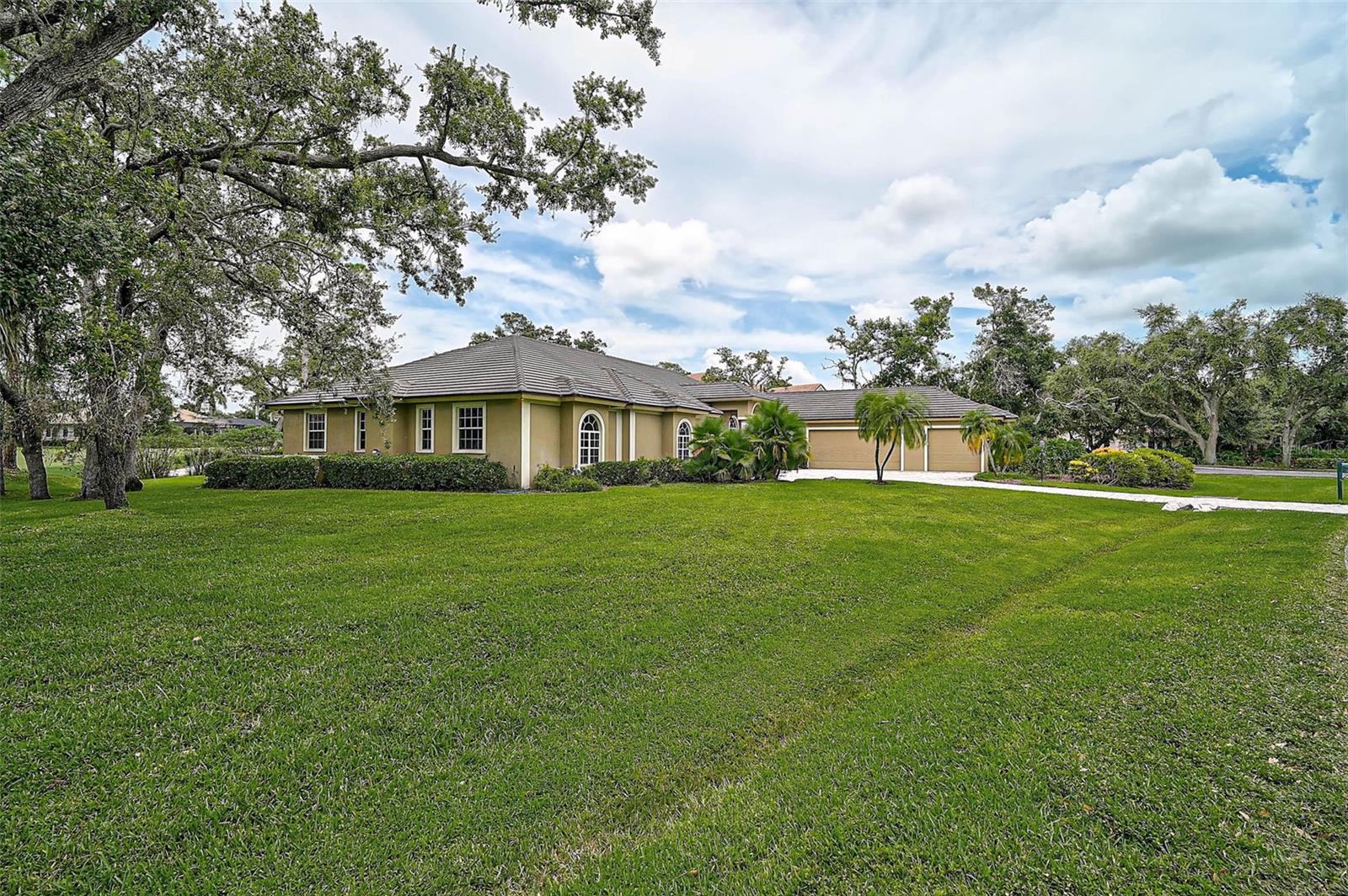 852 Macewen Dr Property Photo 48