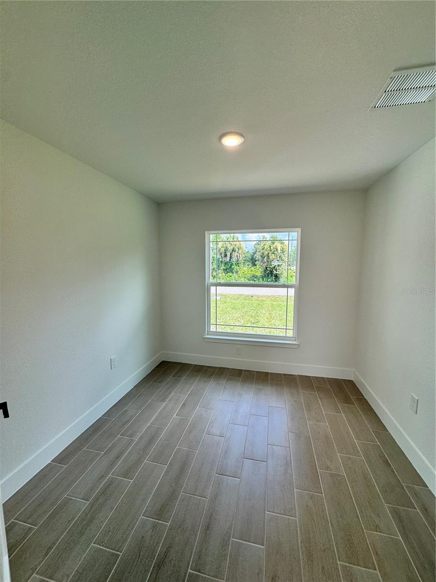 5923 Giffen Ave Property Photo 6