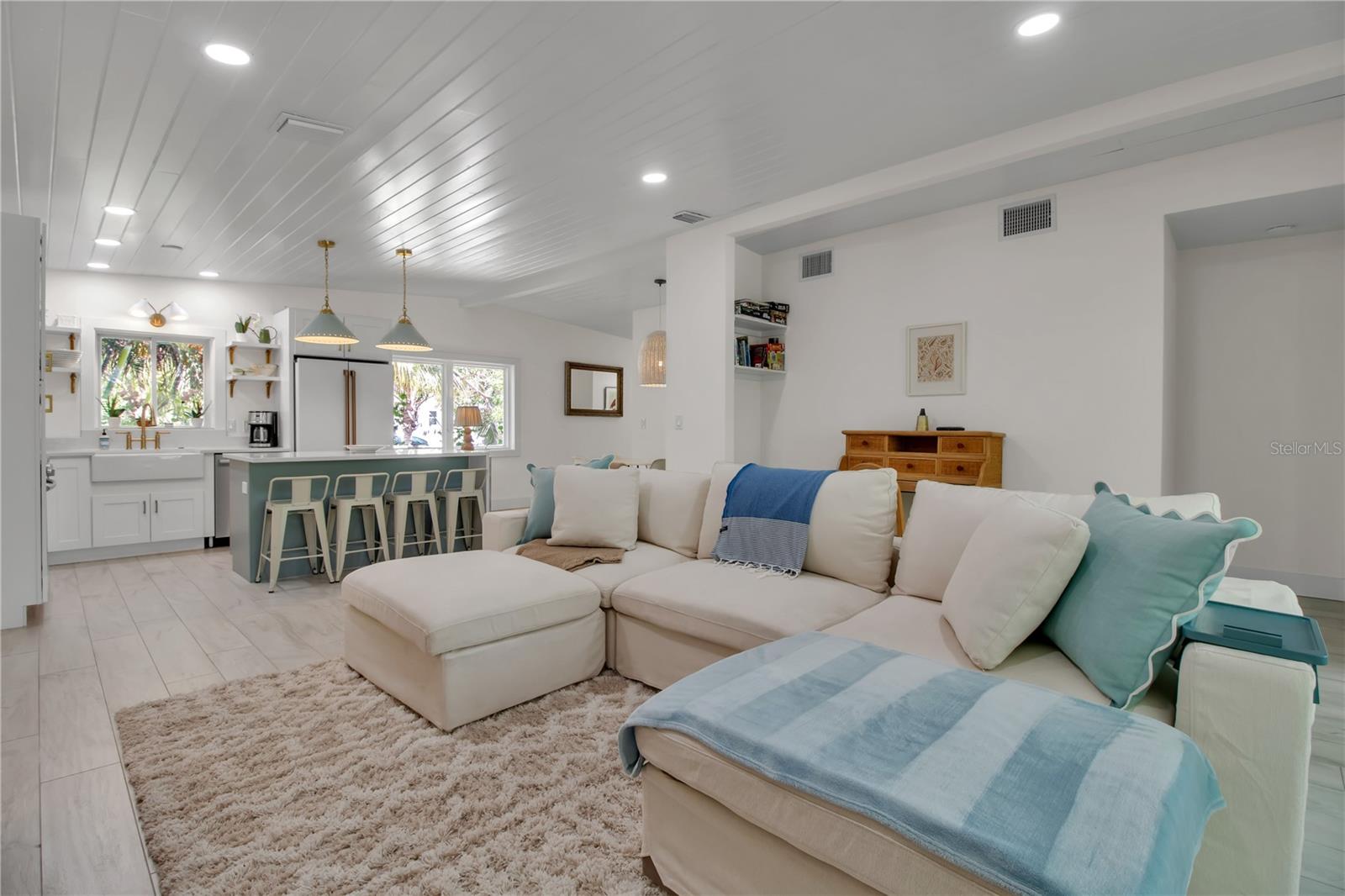 6979 Longboat Dr S Property Photo 13