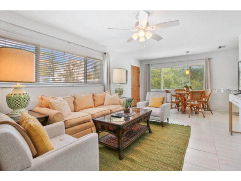 422 Julia Pl #c Property Photo 2