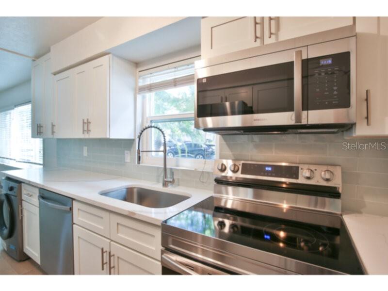 422 Julia Pl #c Property Photo 7