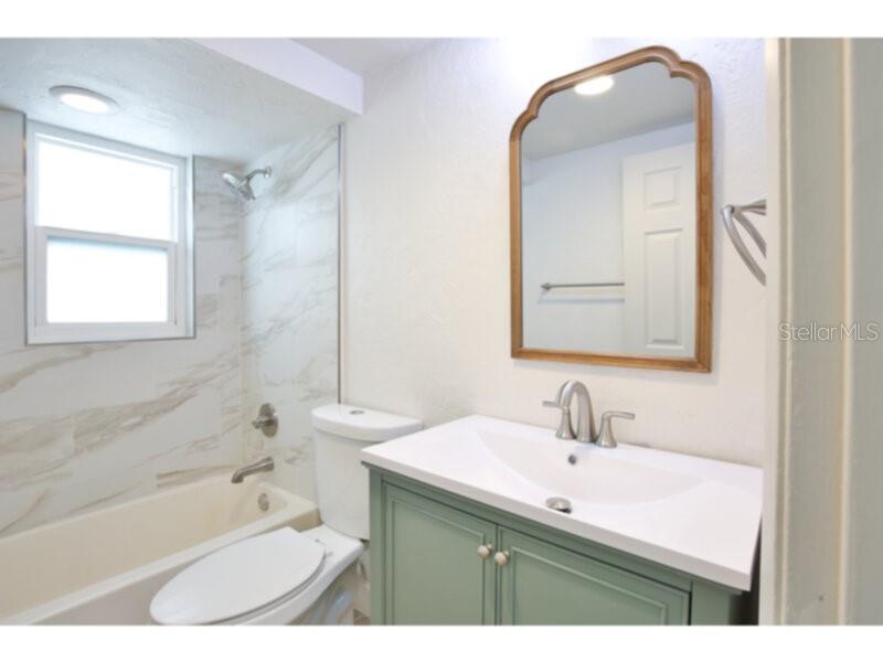 422 Julia Pl #c Property Photo 18