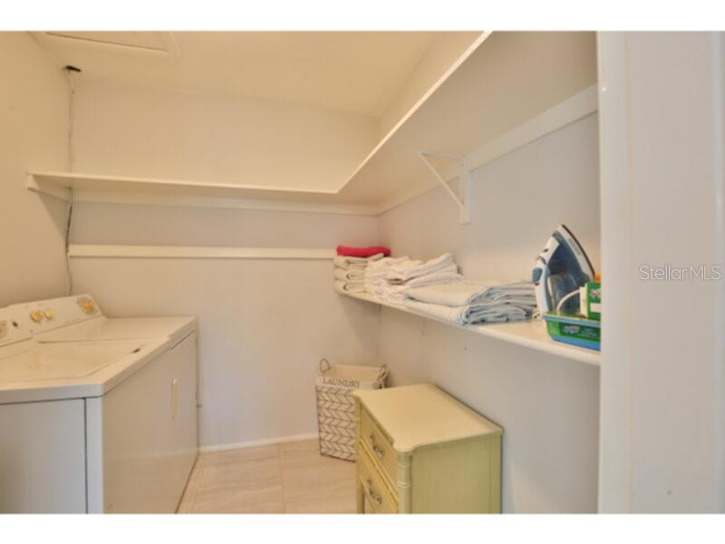 422 Julia Pl #c Property Photo 19