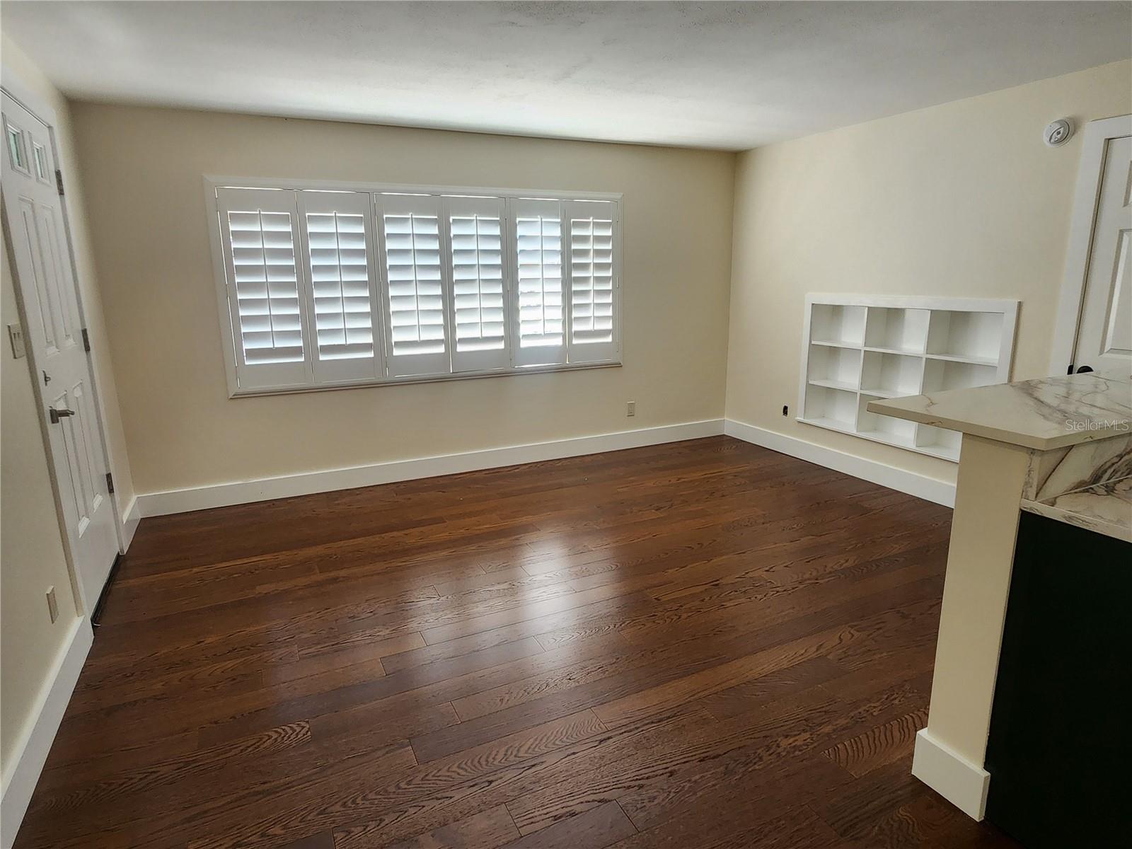 565 Golden Gate Pt #1 Property Photo 6