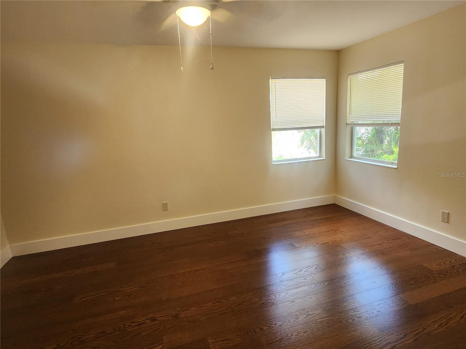 565 Golden Gate Pt #1 Property Photo 10