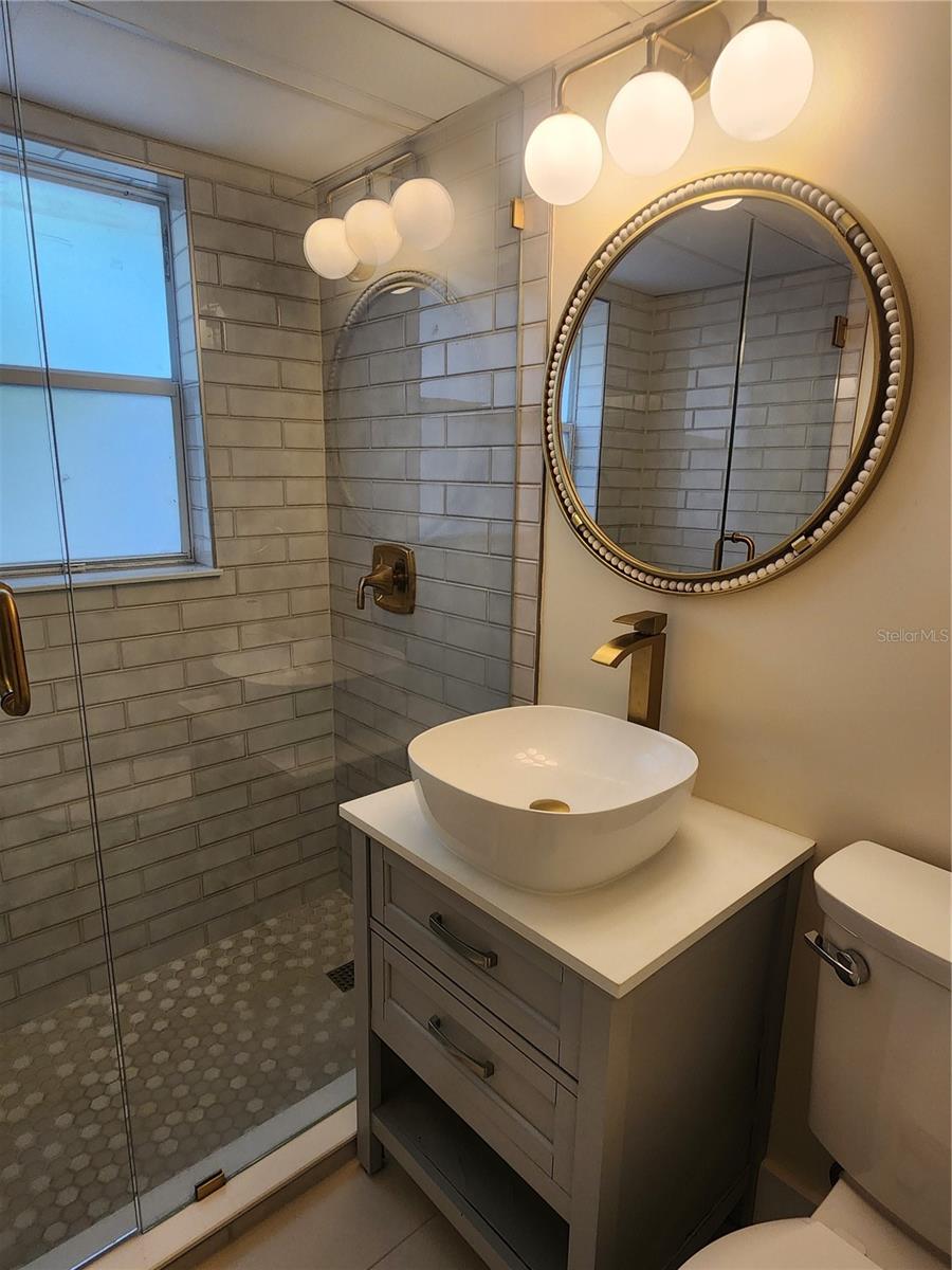 565 Golden Gate Pt #1 Property Photo 13