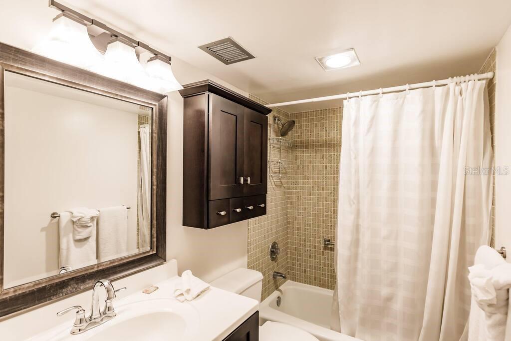 1250 N Portofino Dr #302 Property Photo 16