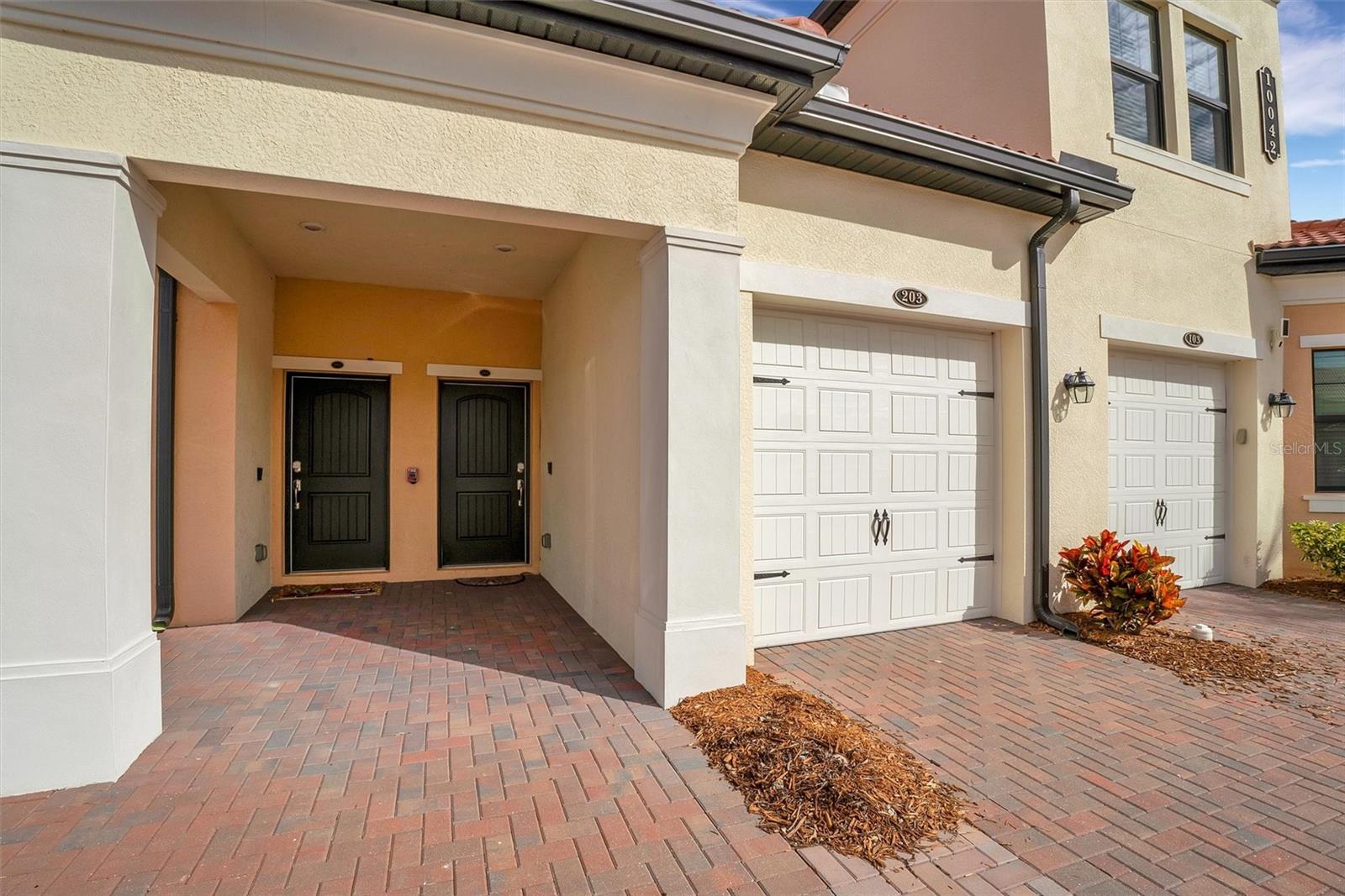 10042 Crooked Creek Dr #203 Property Photo 2