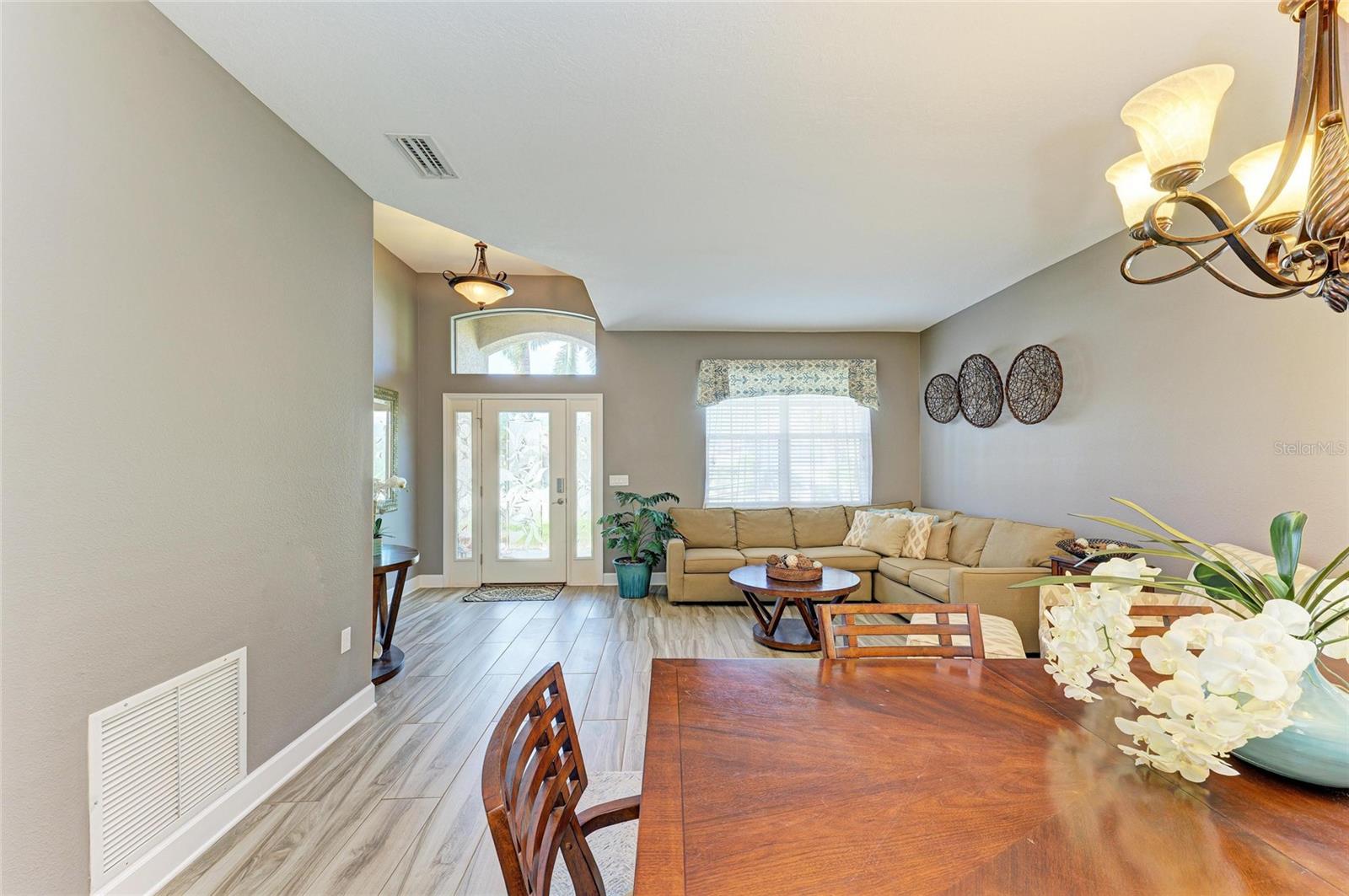 135 River Enclave Ct Property Photo 10