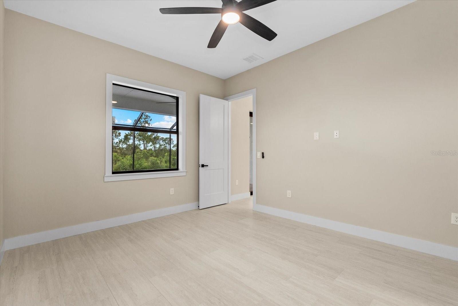 12415 Mellon Ave Property Photo 23