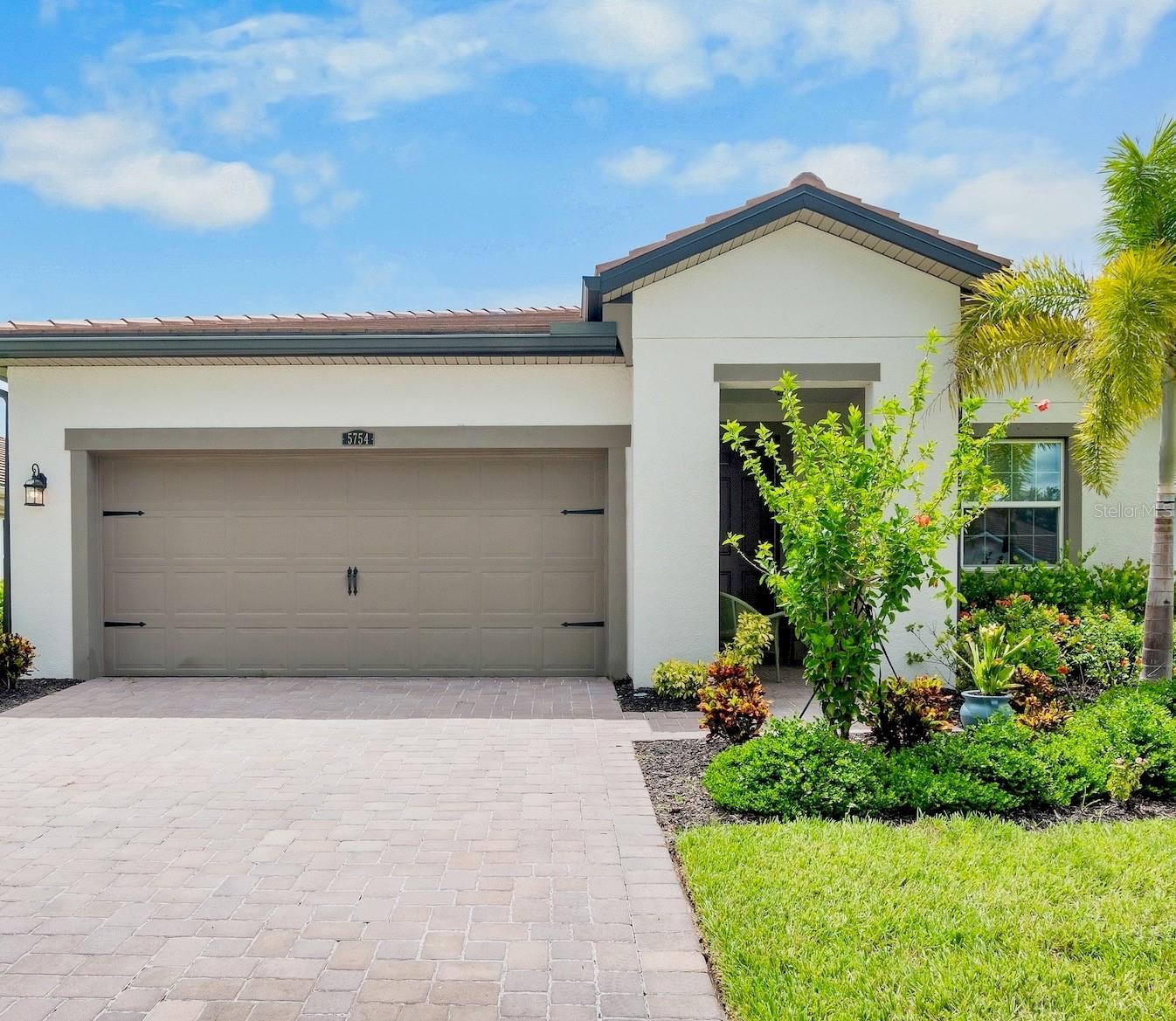 5754 Long Shore Loop Property Photo 1