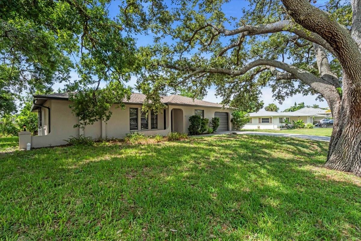 331 Burke Rd Property Photo 3
