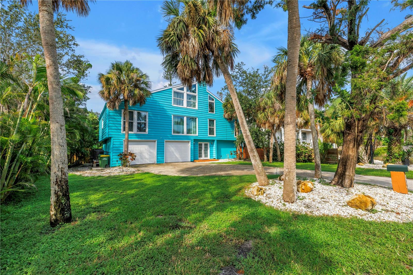 156 SIESTA DR