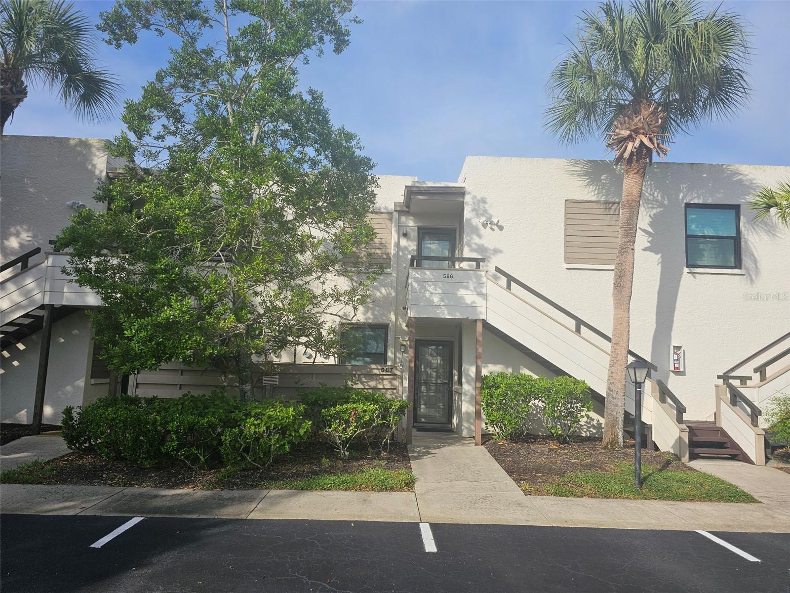 586 Lakeside Dr #586 Property Photo 1