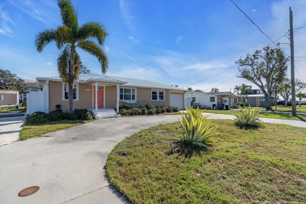 524 Palm Ave Property Photo 4