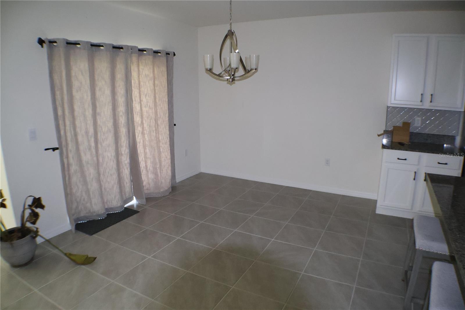 2638 Galway Grove Way Property Photo 9