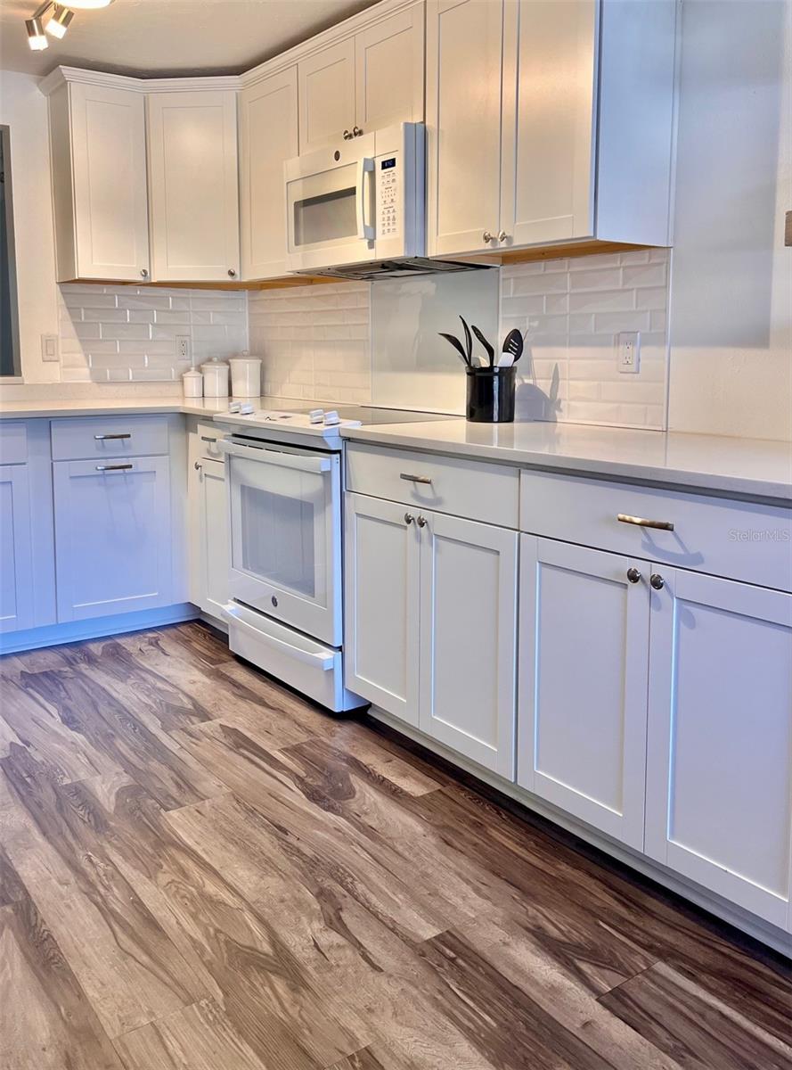 984 Sunridge Dr #j3 Property Photo 3