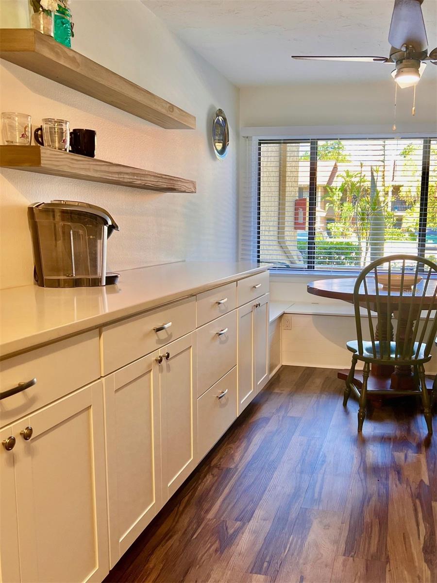 984 Sunridge Dr #j3 Property Photo 6