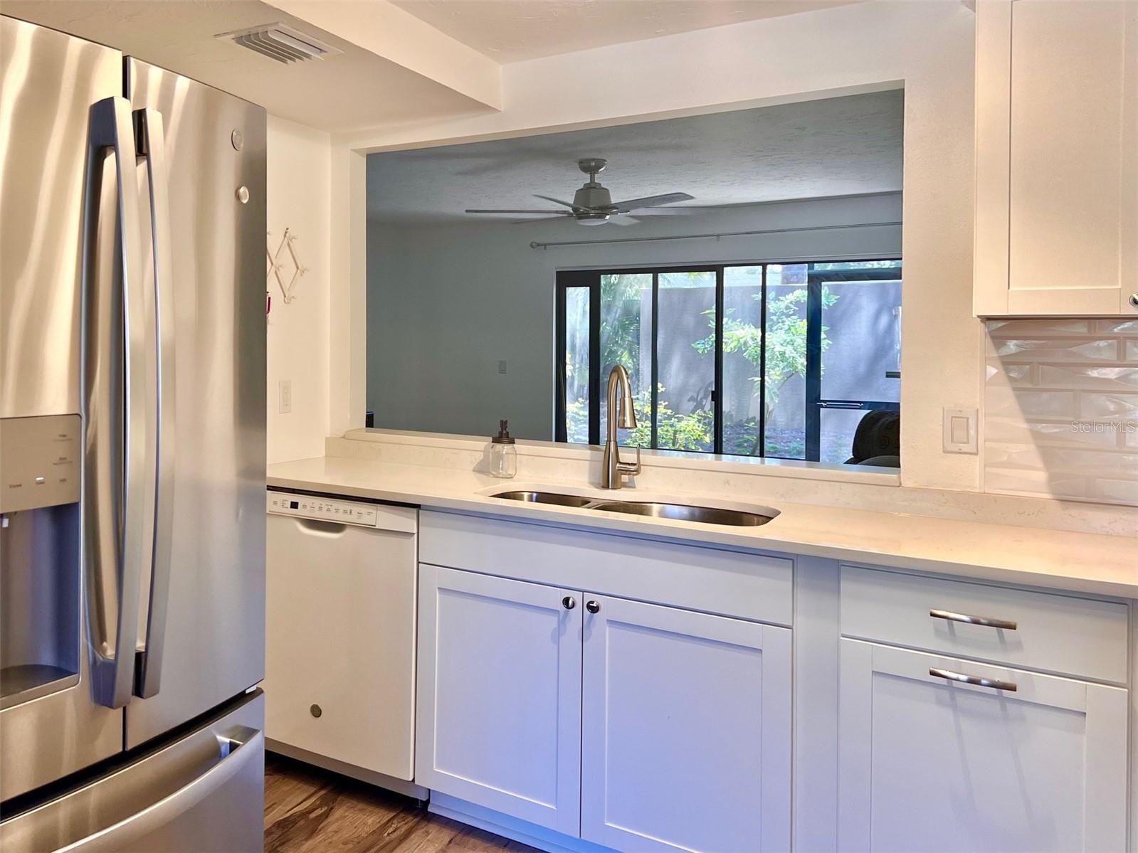 984 Sunridge Dr #j3 Property Photo 10