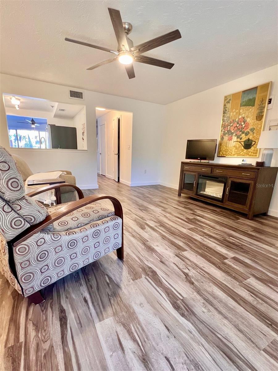 984 Sunridge Dr #j3 Property Photo 12