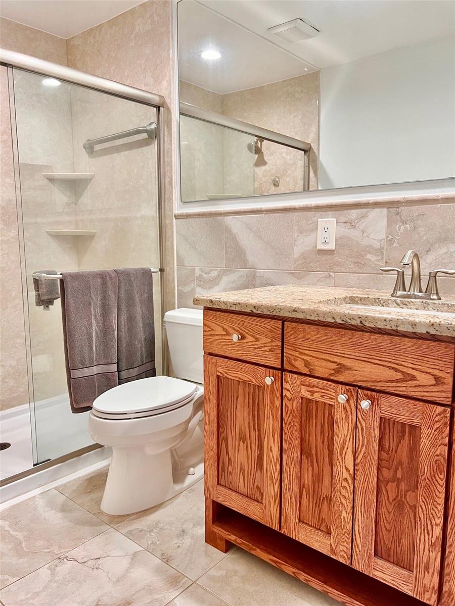 984 Sunridge Dr #j3 Property Photo 17