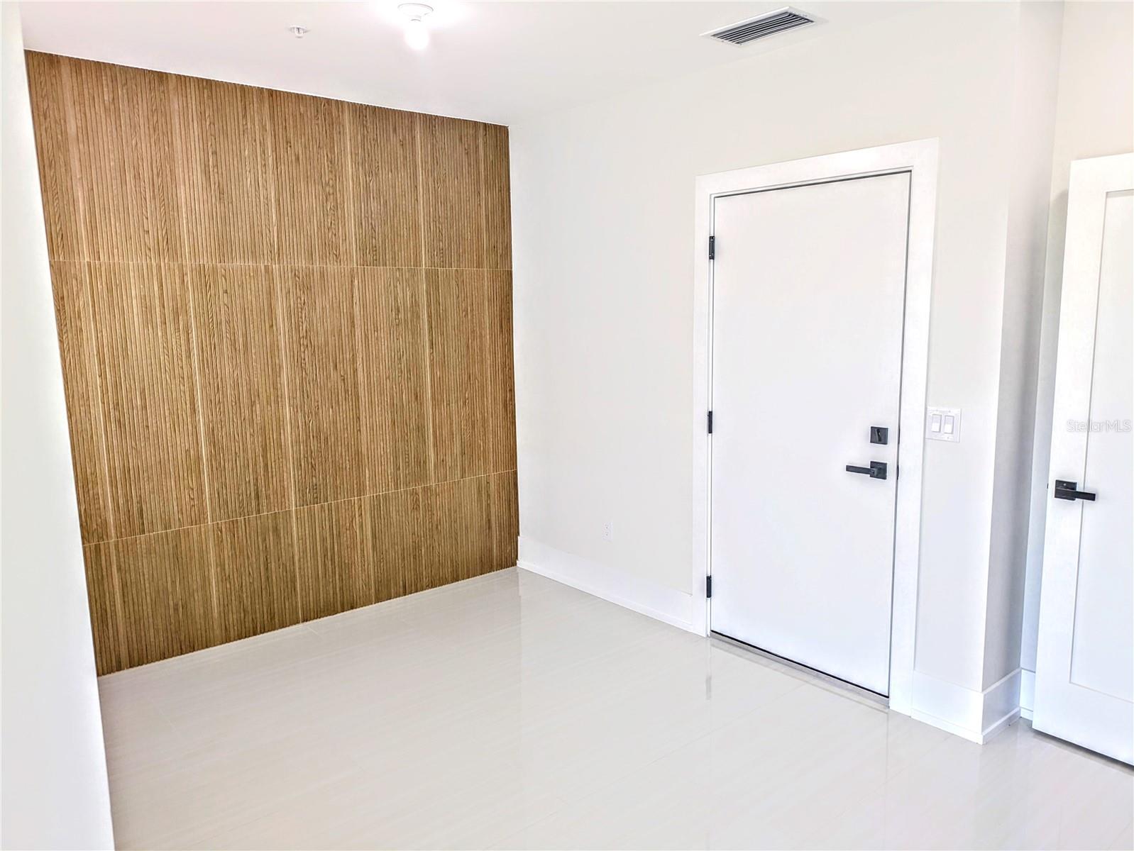 2194 Fruitville Rd Property Photo 3
