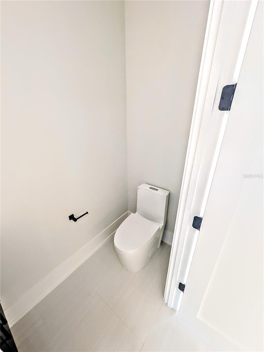 2194 Fruitville Rd Property Photo 13