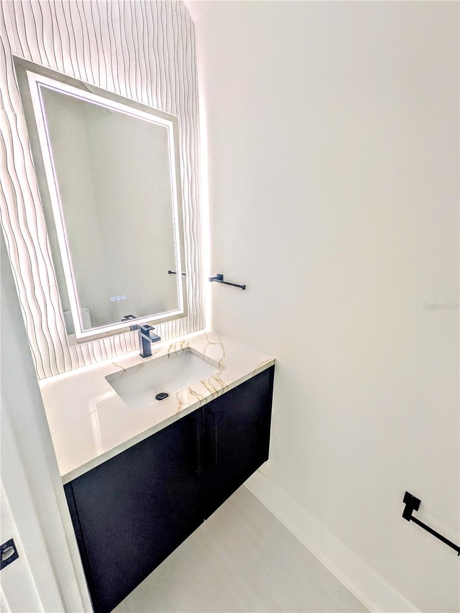 2194 Fruitville Rd Property Photo 14