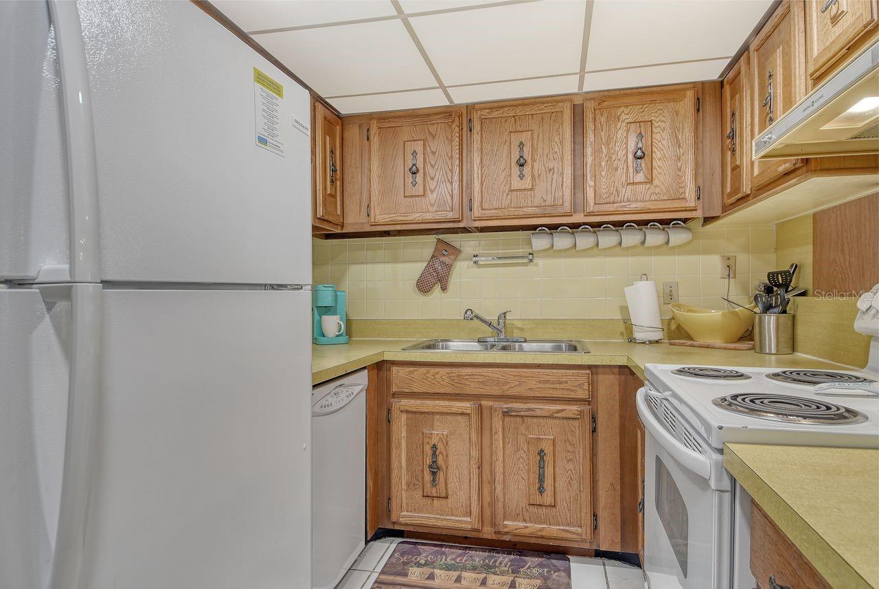 6157 Midnight Pass Rd #e63 Property Photo 19
