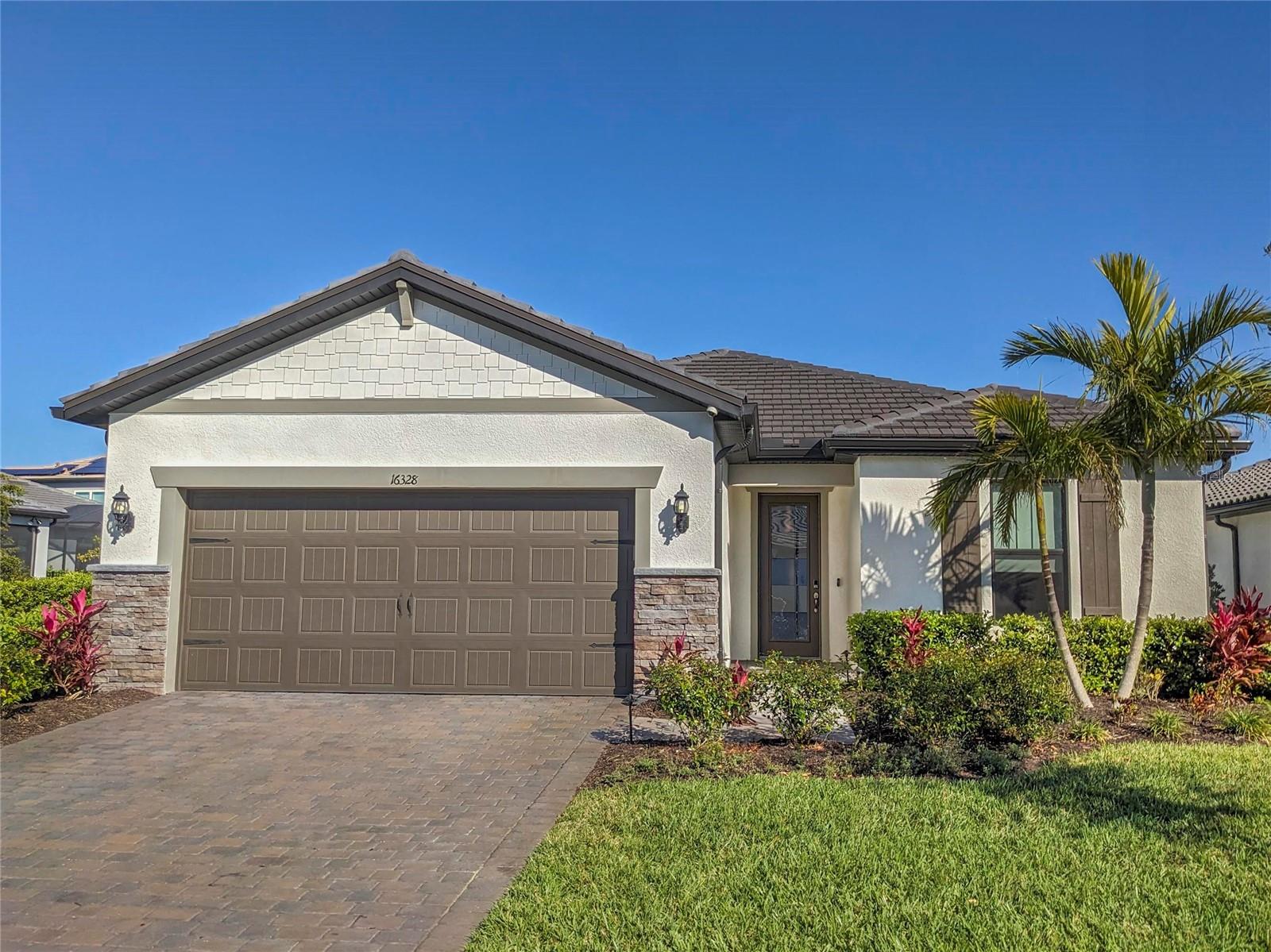 16328 HIDDEN OAK LOOP Property Photo 1