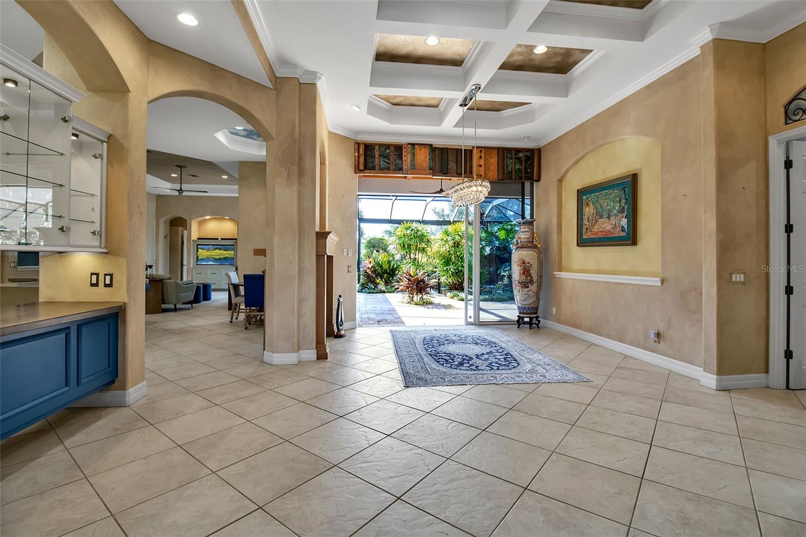 8116 Lone Tree Gln Property Photo 4