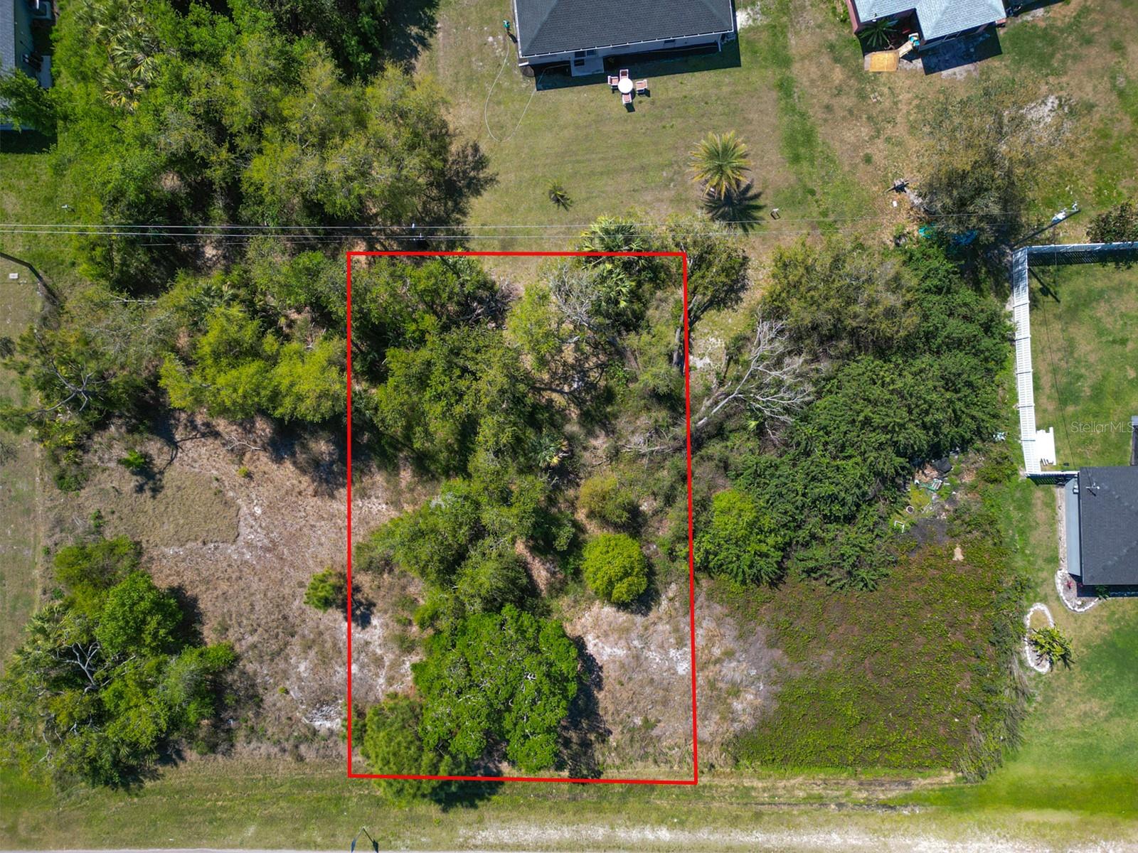 E Price Blvd Property Photo 1