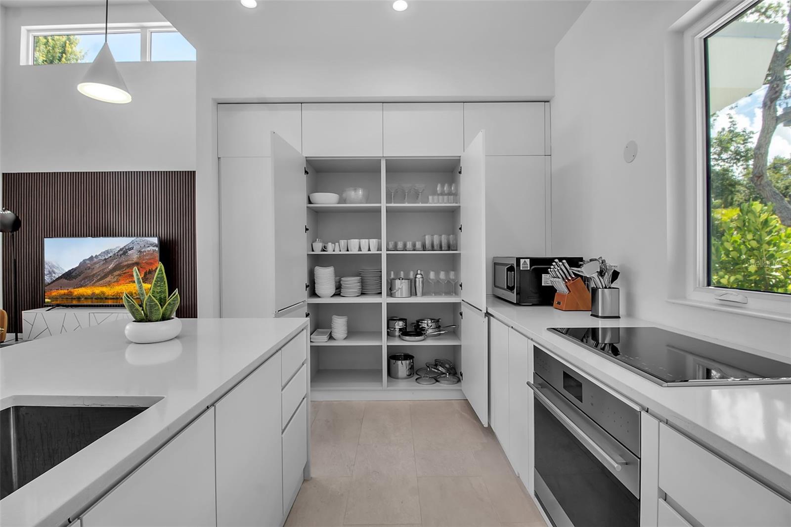 2231 Wood St Property Photo 6