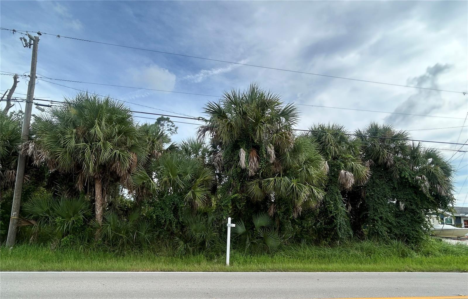 9041 Fruitland Ave Property Photo 1