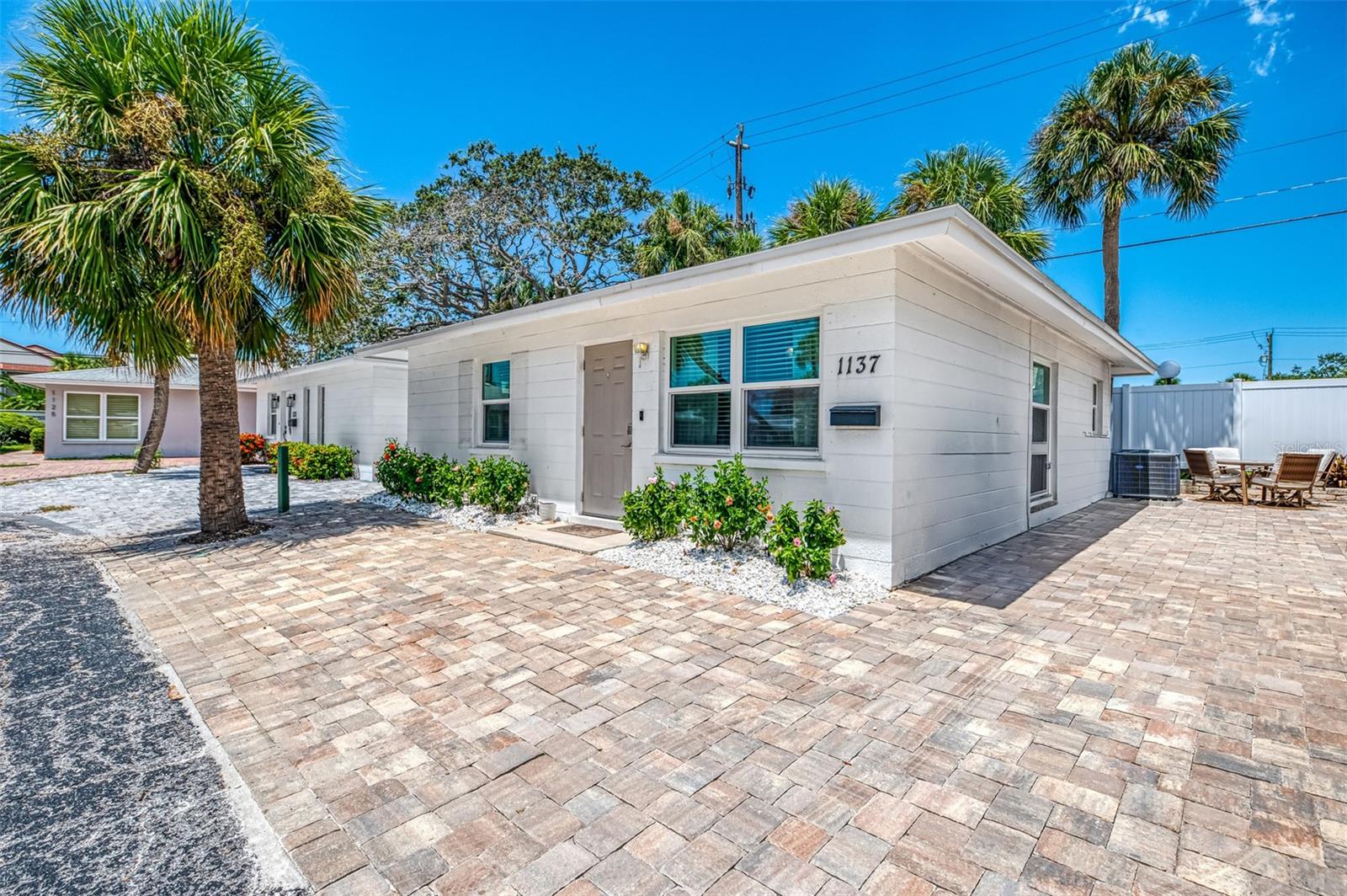 1137 N MOONMIST CT #L-7 Property Photo 1