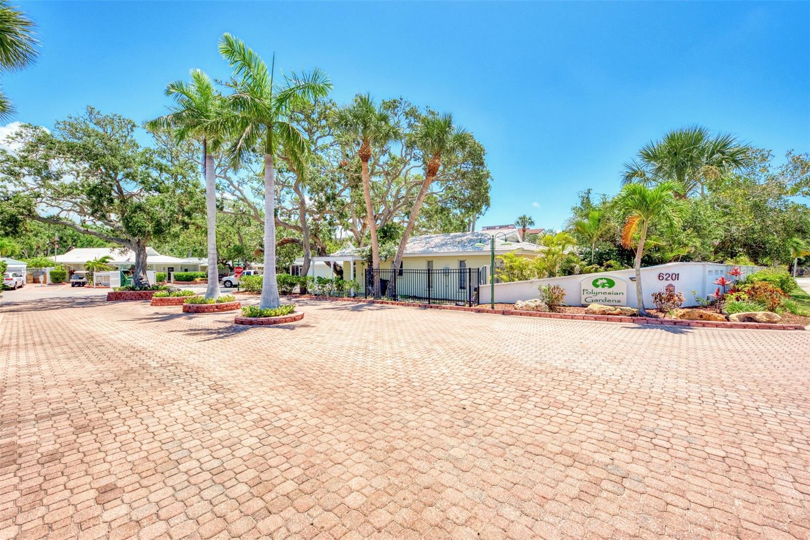 1137 N Moonmist Ct #l-7 Property Photo 29