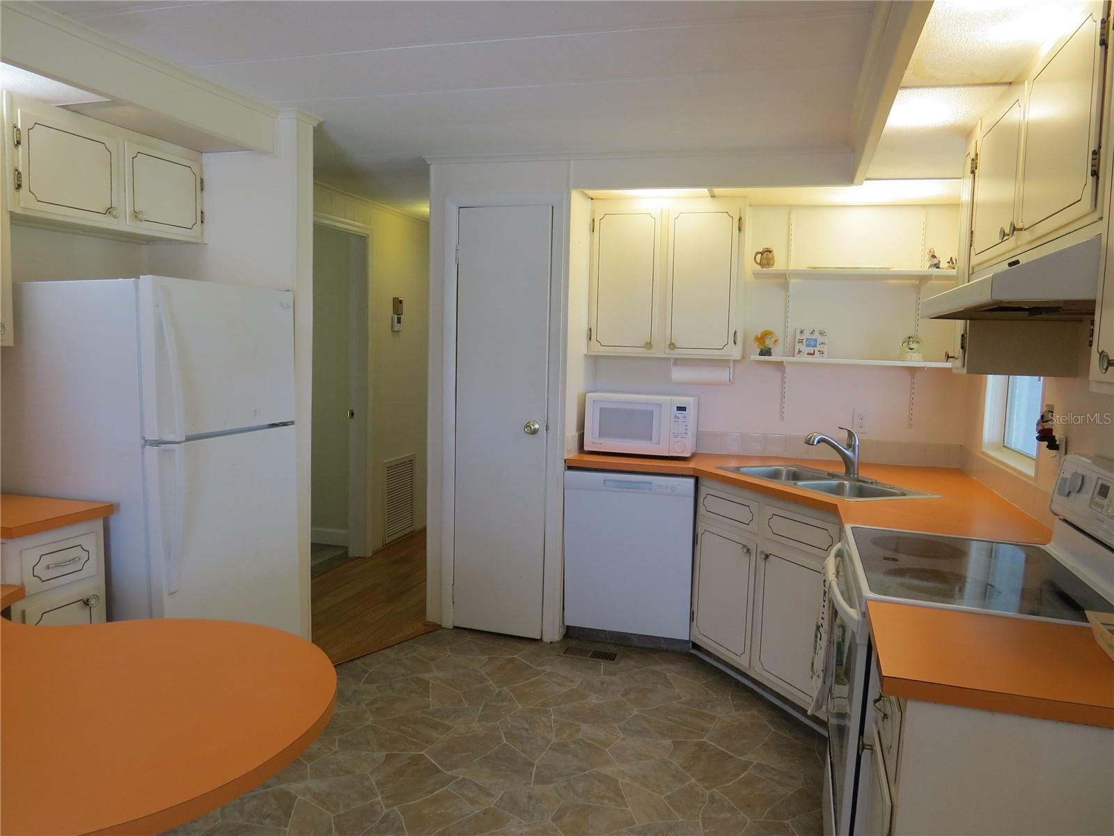 705 Blackburn Blvd Property Photo 3